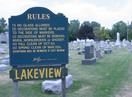 lakeview_2.jpg (122799 bytes)