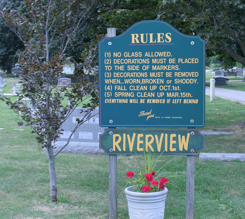 riverview_2.jpg (195807 bytes)